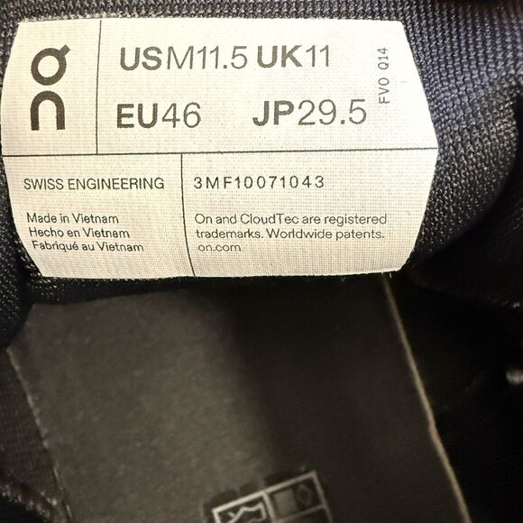 On Cloud 6 Men's Size 11.5 Triple Black Sneakers Shoes 3MF10071043 - Picture 8 of 8